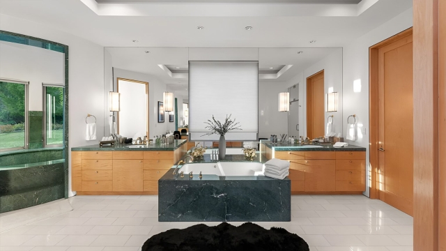 Kanye West's Beverly Hills Home Bath Inside (Interior)