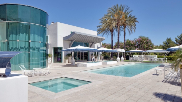 Kanye West's Beverly Hills Home Outside (Exterior)