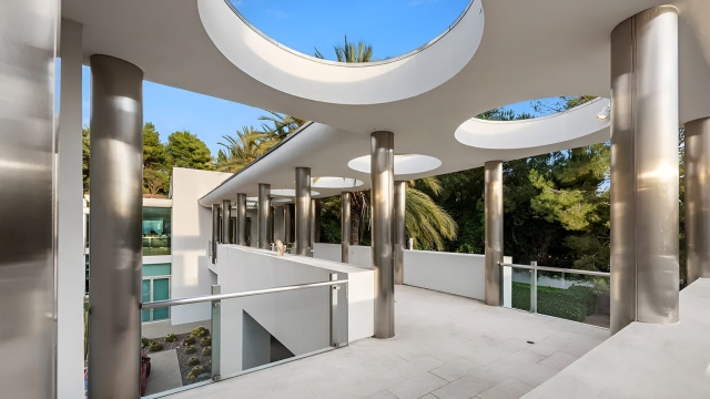 Kanye West's Beverly Hills Home Inside (Interior)